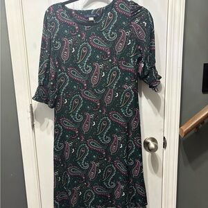 Tommy Hilfiger Paisley. Boho/earthy vibes. Size 10. Super cute!